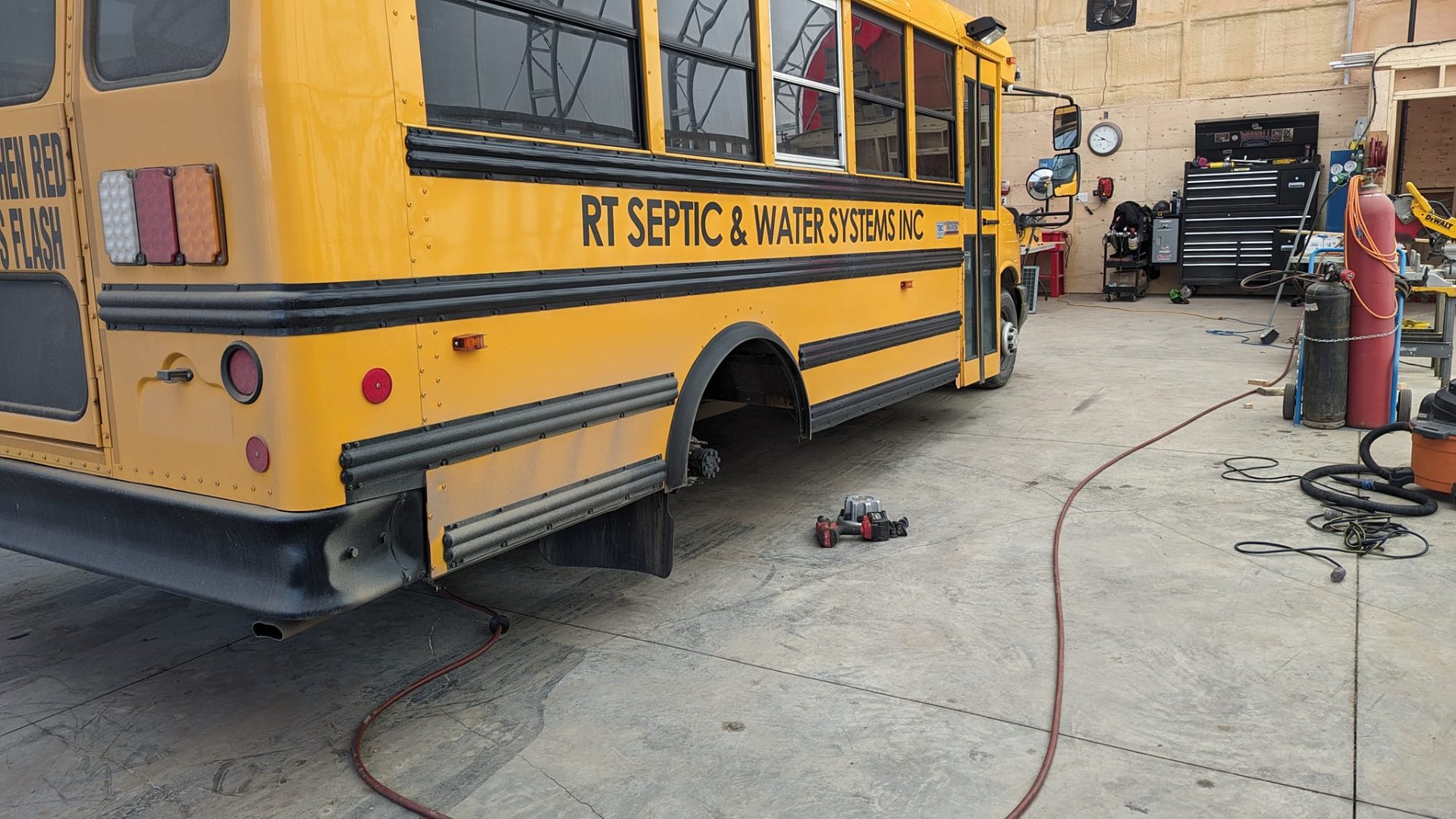 RT Heavy Duty Repair - Our Shop